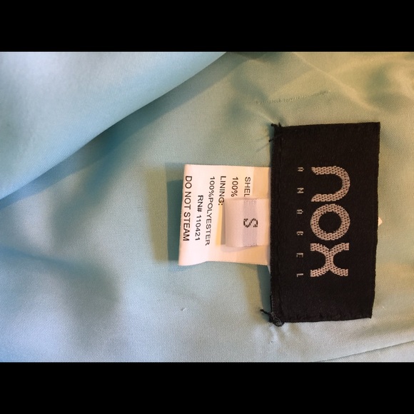 Formal dress - Picture 3 of 3